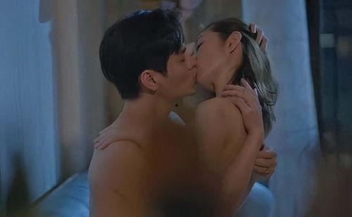 胸罩接吻视频国产欧美,国产与欧美胸罩接吻视频的激情火花  第2张